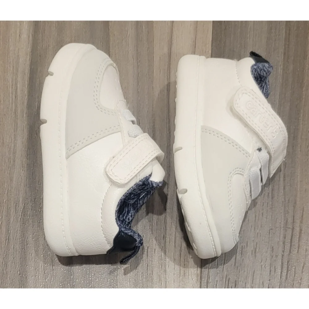 Carter's Unisex-baby Kyle White Sneakers size 2